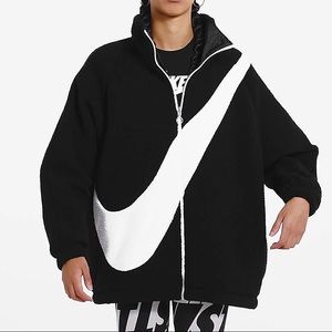 NIKE REVERSIBLE OVERSIZED BIG SWOOSH SHERPA JACKET